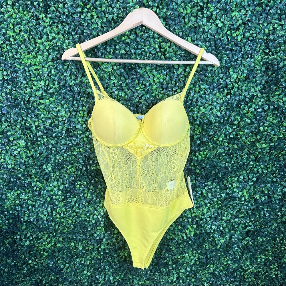Haute Monde‎ Yellow  Sheer Lace bodysuit nwt